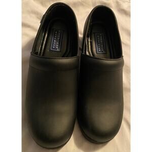 Cherokee Women’s work shoes‎